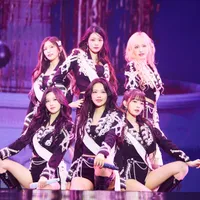IVE kicks off second world tour