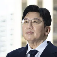 US Embassy Requests Travel Ban Relief for HYBE Chairman Bang Si-hyuk