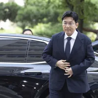 HYBE Chairman Bang Si-hyuk Facing Arrest Warrant Over IPO Fraud Charges