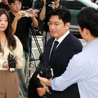 Prosecution Rejects Arrest Warrant for HYBE Chairman Bang Si-hyuk Over Alleged Fraudulent Trading