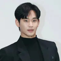 Kim Soo-hyun Spotted in Seongsu-dong Looking Haggard Amid Financial Pressure