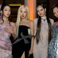 BLACKPINK Jennie 2026 Met Gala: Custom Blue Chanel Haute Couture Details
