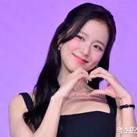 Designer Clears BLACKPINK’s Jisoo of Costume Theft Allegations