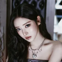 MEOVV 'DDI RO RI' Teaser Photos Show Glamorous Transformation