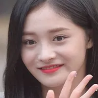 Ju Kyulkyung Reunites with I.O.I at Hong Kong Asia Tour Concert