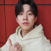 DAY6 Dowoon Reassures Fans at 'THE DECADE' Concert Amid Dating Rumors